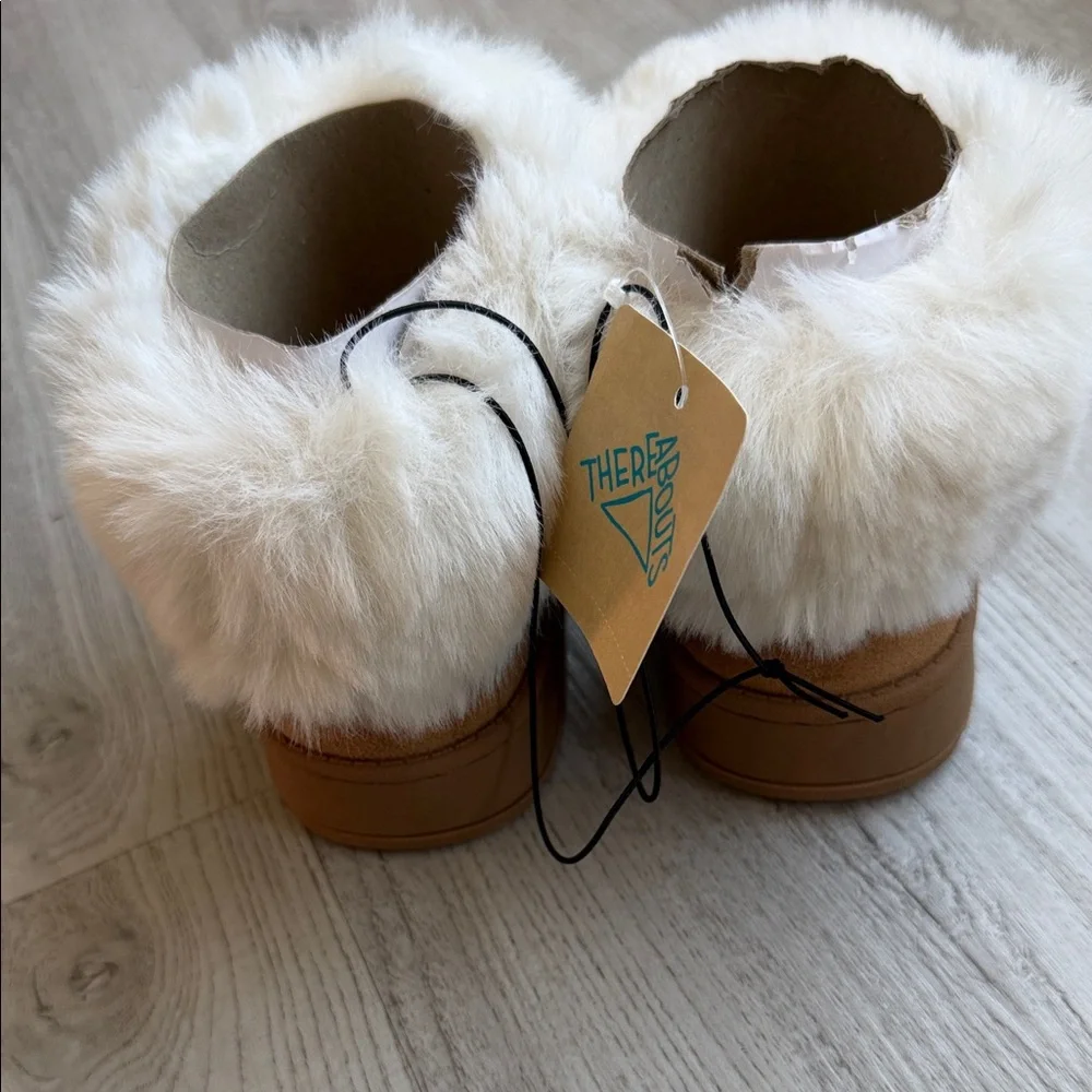 Botas cortas‎ Thereabouts con forro de peluche – color camel